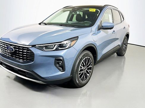 New 2025 Ford Escape PHEV FWD w/ PHEV Premium Package image 3