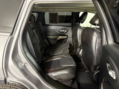 Used 2018 Jeep Cherokee Limited w/ Luxury Group image 34