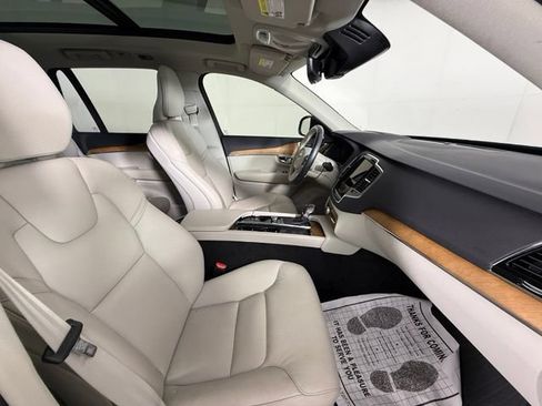Used 2022 Volvo XC90 T6 Momentum w/ Advanced Package AWD/4WD image 36