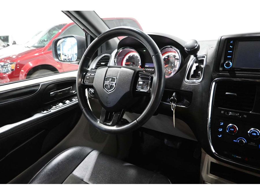 Used 2019 Dodge Grand Caravan SXT FWD image 24