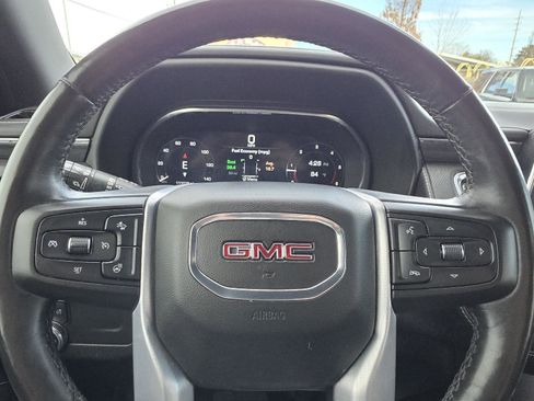 Used 2022 GMC Yukon SLT w/ SLT Premium Package image 18