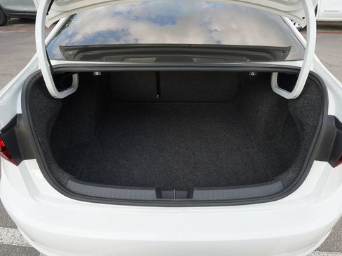 Used 2021 Volkswagen Jetta SE FWD image 22