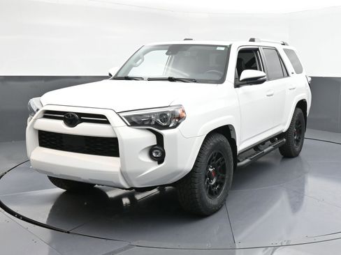 Used 2023 Toyota 4Runner SR5 Premium image 4