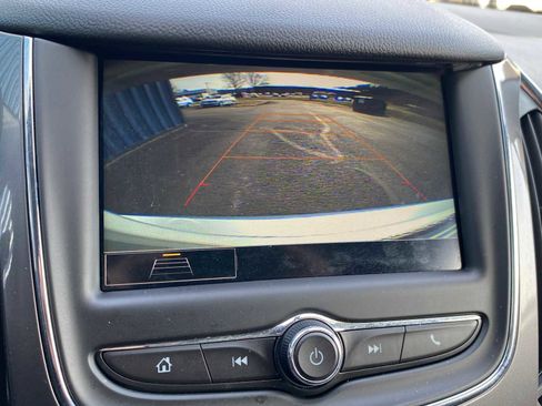 Used 2019 Chevrolet Cruze LT image 17