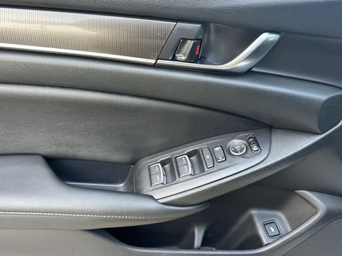 Used 2020 Honda Accord Sport image 10