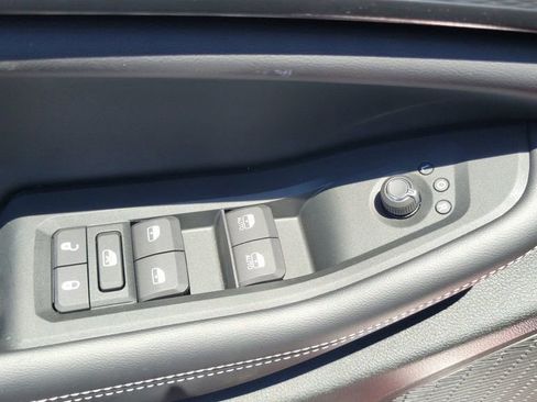 New 2025 Jeep Grand Cherokee Altitude image 19