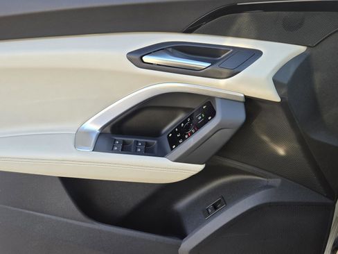 New 2025 Audi Q5 Premium image 33