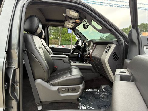 Used 2016 Ford F250 Lariat w/ Chrome Package AWD/4WD image 16