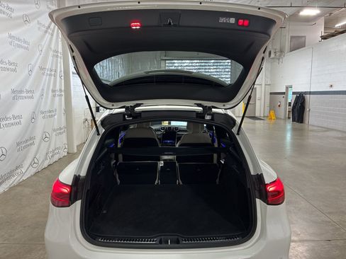 Used 2025 Mercedes-Benz GLC 300 4MATIC image 22