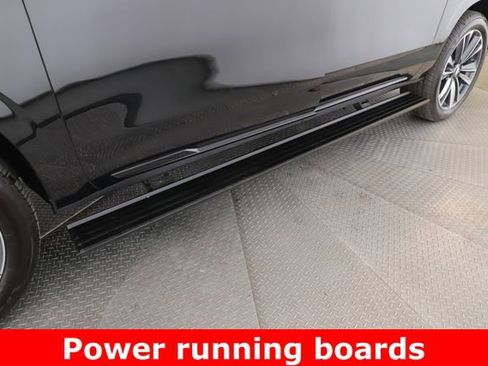 Used 2025 Cadillac Escalade ESV Sport w/ Touring Package image 16