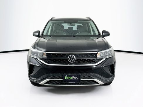 Used 2022 Volkswagen Taos S FWD image 2