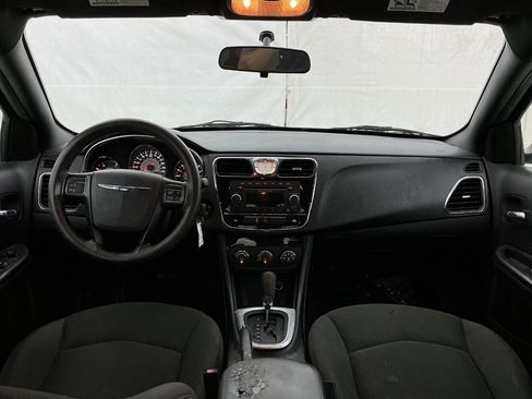 Used 2014 Chrysler 200 LX FWD image 15