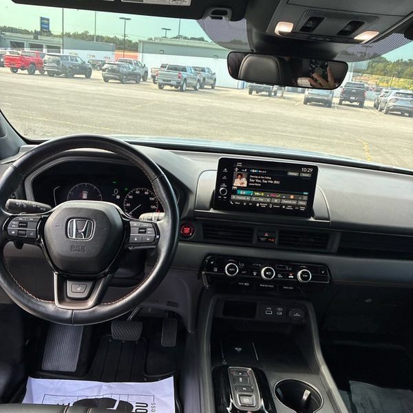 Used 2023 Honda Passport TrailSport image 29