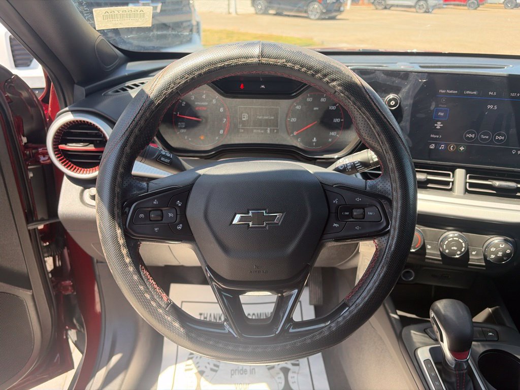 Used 2025 Chevrolet Trax RS w/ Driver Confidence Package FWD image 8