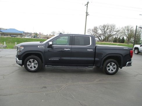 Used 2025 GMC Sierra 1500 SLT image 11