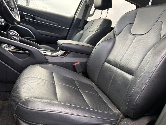 Used 2023 Kia Telluride EX w/ EX Captain's Chair Package AWD/4WD image 10