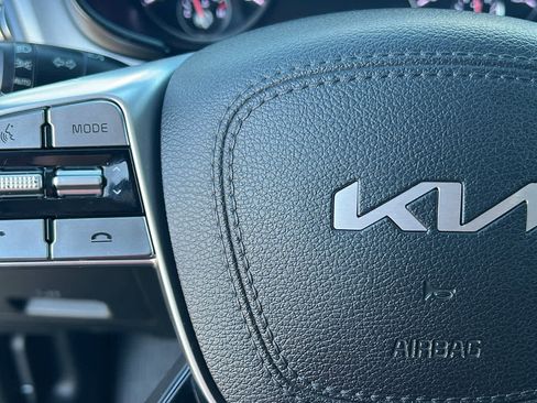 Used 2022 Kia Telluride LX image 19