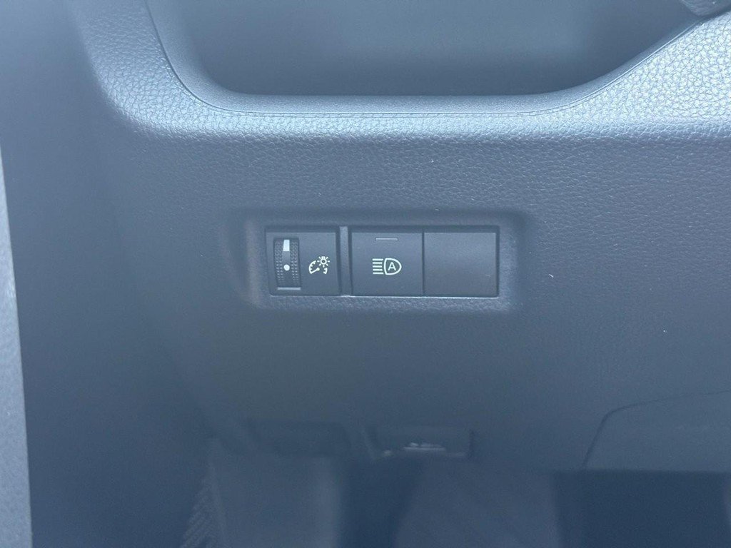 Certified 2025 Toyota RAV4 XLE AWD/4WD image 25