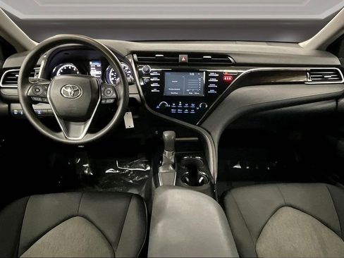 Used 2019 Toyota Camry LE image 7