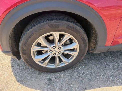 Used 2023 Ford Explorer XLT w/ Equipment Group 202A RWD image 3
