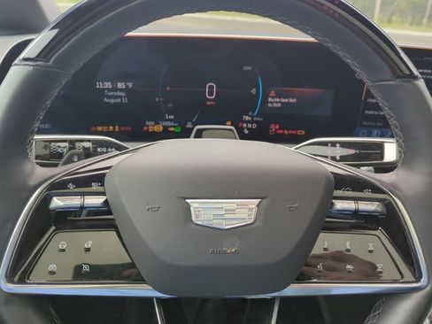 Used 2025 Cadillac Optiq Sport 2 w/ LPO, Floor Liner Package AWD/4WD image 15