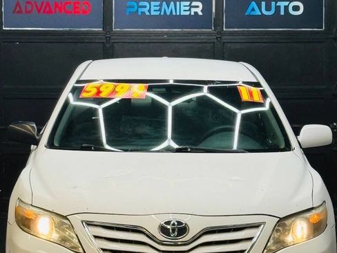 Used 2011 Toyota Camry LE w/ LE Extra-Value Pkg image 5