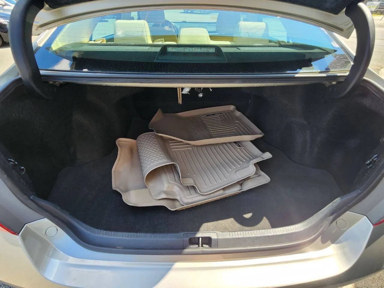 Used 2015 Toyota Camry XLE FWD image 11
