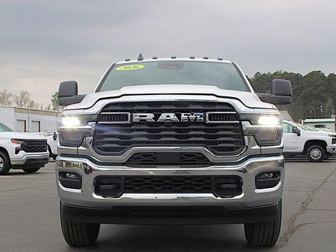 Used 2026 RAM 3500 Tradesman w/ Chrome Appearance Group A AWD/4WD image 12