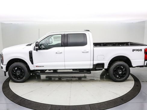 New 2026 Ford F250 Lariat w/ Black Appearance Package image 8
