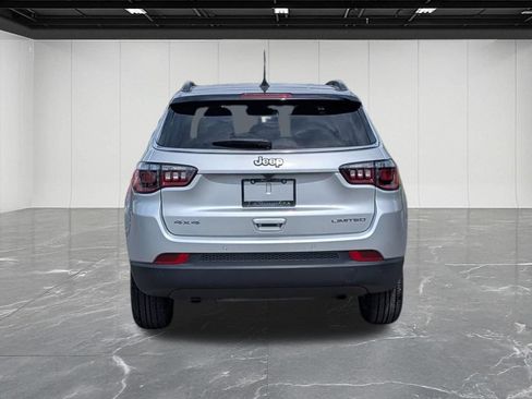 Used 2025 Jeep Compass Limited AWD/4WD image 4