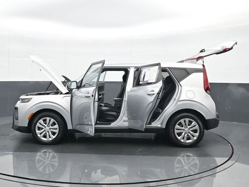 Used 2021 Kia Soul LX image 27