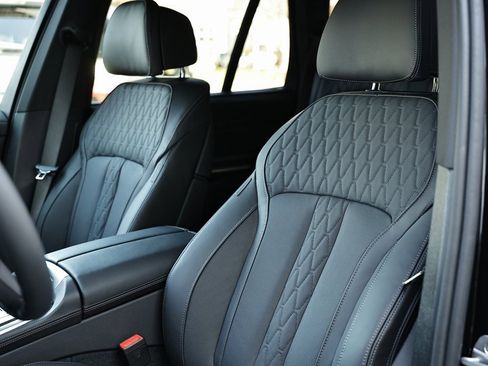 New 2026 BMW X5 M60i image 21