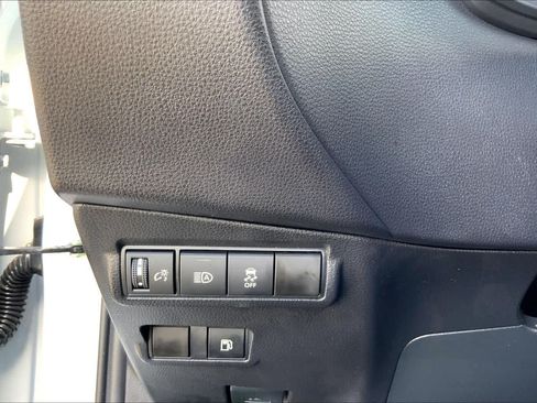 Used 2025 Toyota Corolla Cross AWD Hybrid image 33