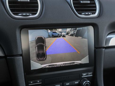 Used 2024 Porsche 718 Boxster image 32