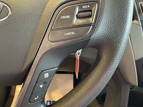 Used 2018 Hyundai Santa Fe Sport FWD image 12