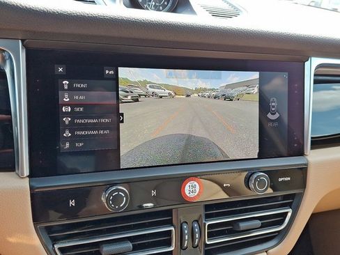 Used 2024 Porsche Macan image 22