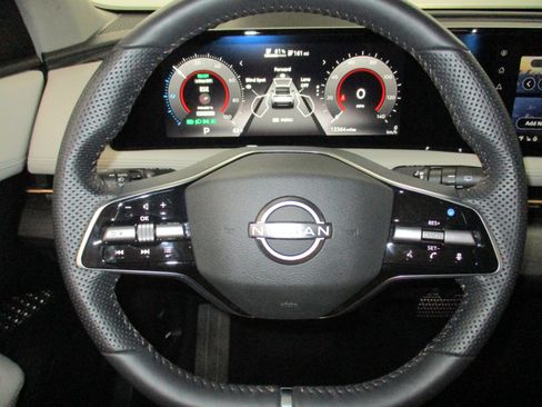 Used 2023 Nissan Ariya AWD image 20