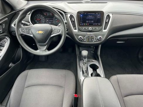 Used 2024 Chevrolet Malibu LT FWD image 3