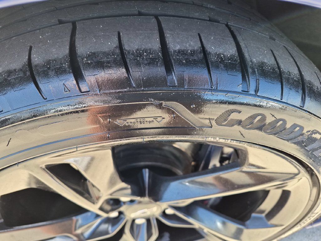 Used 2021 Chevrolet Camaro SS RWD image 9