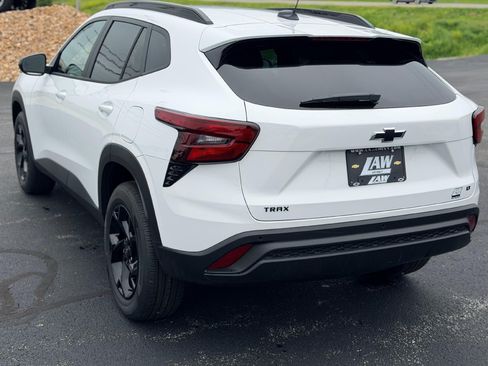 New 2026 Chevrolet Trax LT w/ Driver Confidence Package FWD image 7