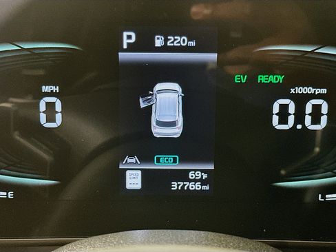 Used 2023 Kia Sportage EX image 18