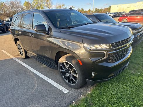 Used 2022 Chevrolet Tahoe RST w/ Luxury Package AWD/4WD image 3