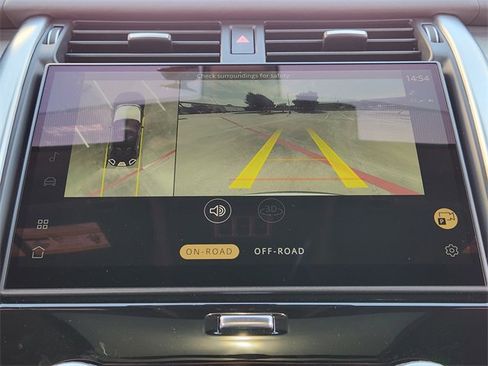 Used 2023 Land Rover Discovery HSE R-Dynamic image 18