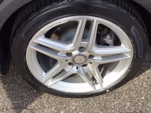 Used 2013 Mercedes-Benz E 350 4MATIC Sedan image 12