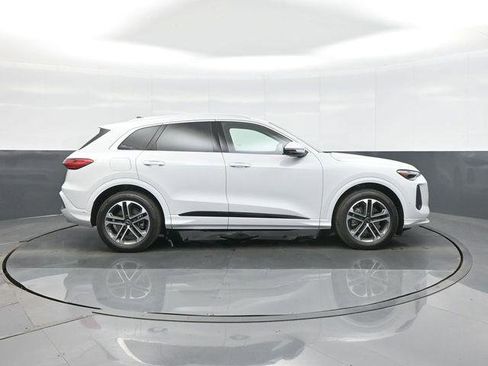 New 2026 Audi Q5 Prestige image 8