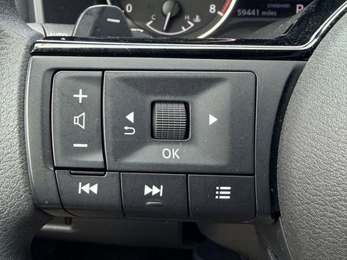 Used 2023 Nissan Rogue SV FWD image 25
