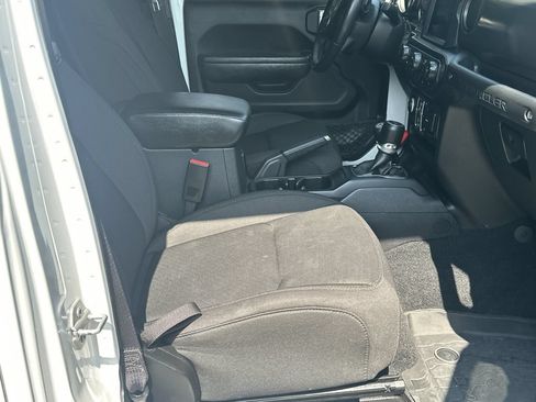 Used 2022 Jeep Wrangler Unlimited Sport w/ Sun And Sound Package AWD/4WD image 13