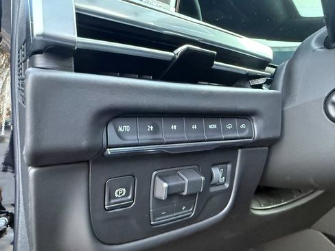 Used 2026 Cadillac Escalade Platinum Sport w/ LPO, Floor Liner Package image 17