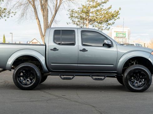 Used 2019 Nissan Frontier PRO-4X image 5