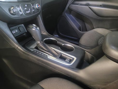 Used 2019 Chevrolet Equinox LT FWD image 26